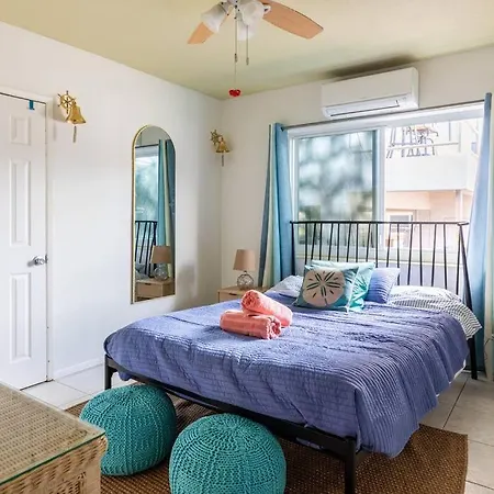 The Deck-1Bedroom Beach House In Hollywood